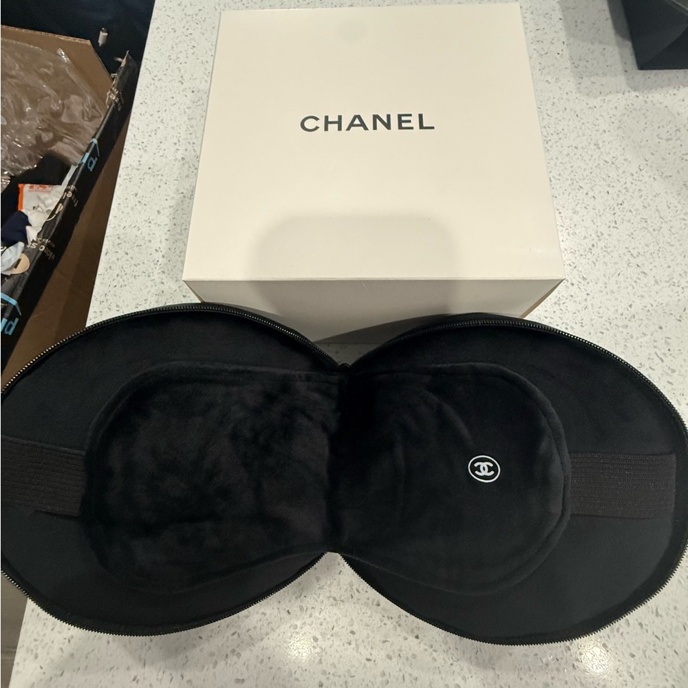 CHANEL Elegant Black Sleep Mask